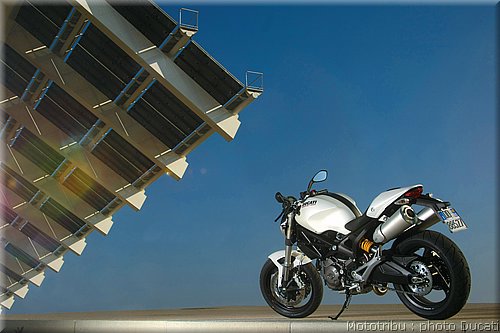 ducati_monster2008_02.jpg