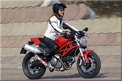 ducati_monster2008_10.jpg