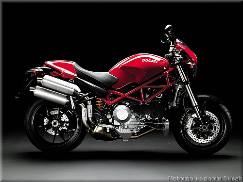 ducati_s4r_2008_2.jpg