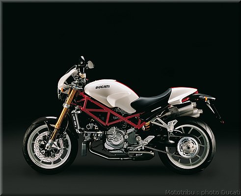 ducati_s4rs_2008_4.jpg