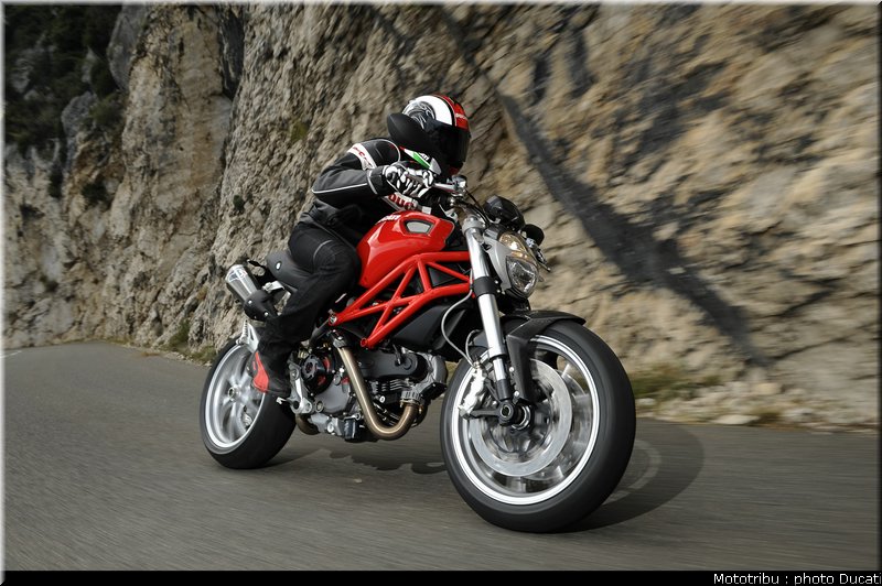 ducati_monster1100_2009_008
