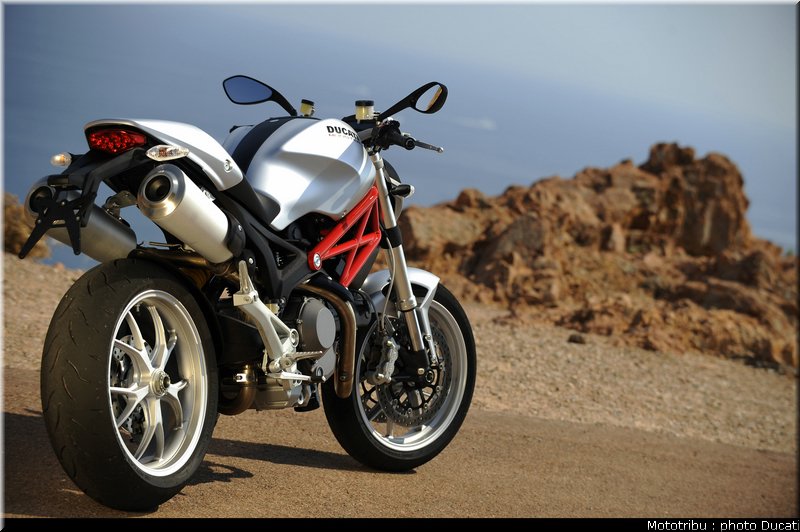 ducati_monster1100_2009_011