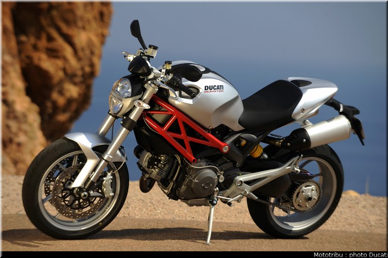 ducati_monster1100_2009_013