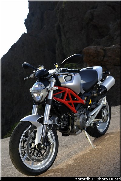 ducati_monster1100_2009_015