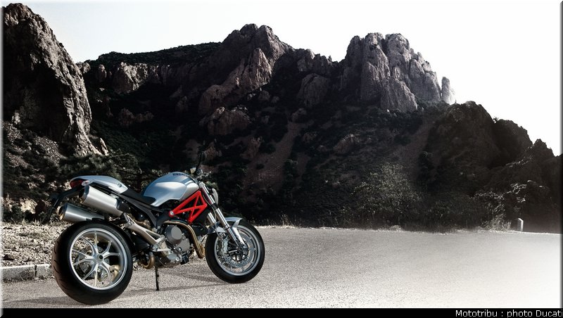 ducati_monster1100_2009_016