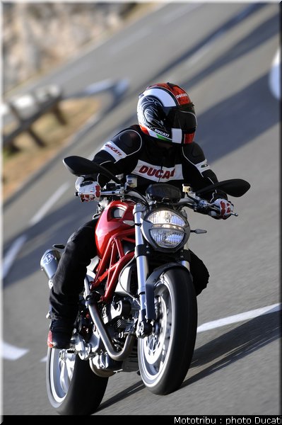 ducati_monster1100_2009_019
