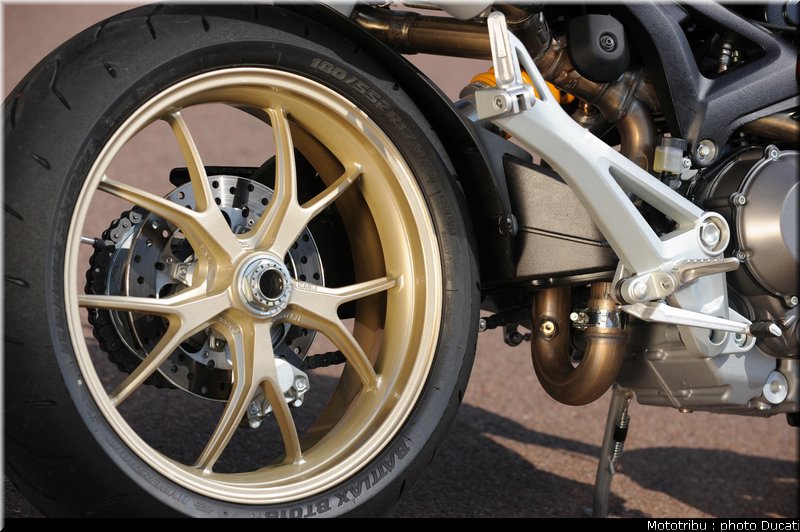 ducati_monster1100_2009_034