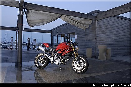 ducati_monster1100_2009_010.JPG