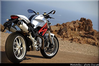 ducati_monster1100_2009_011.JPG