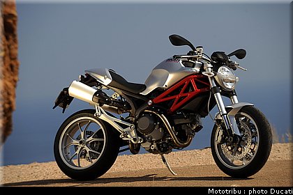 ducati_monster1100_2009_012.JPG