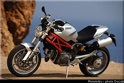 ducati_monster1100_2009_013.JPG