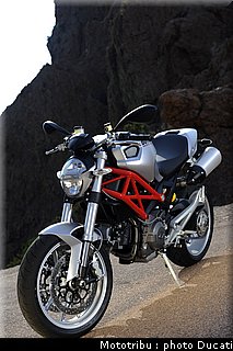 ducati_monster1100_2009_015.JPG