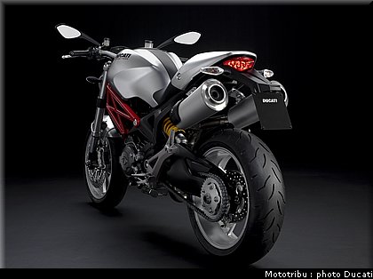 ducati_monster1100_2009_020.JPG