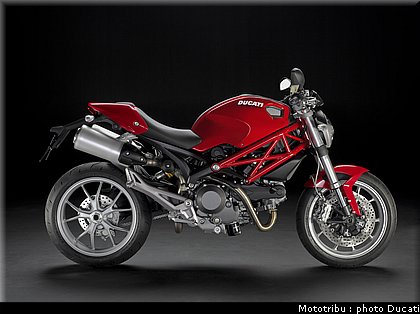 ducati_monster1100_2009_022.JPG
