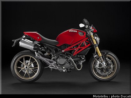 ducati_monster1100_2009_023.JPG