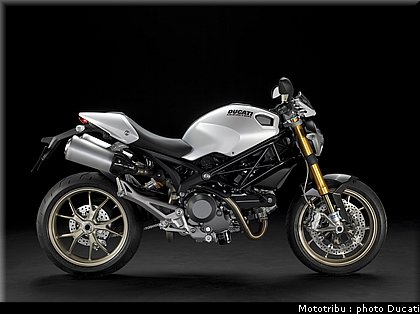 ducati_monster1100_2009_026.JPG