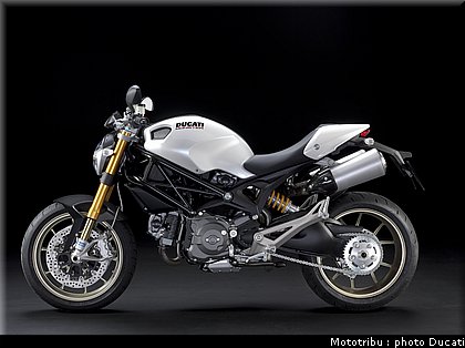 ducati_monster1100_2009_027.JPG