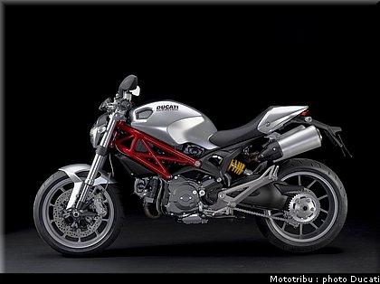 ducati_monster1100_2009_028.JPG
