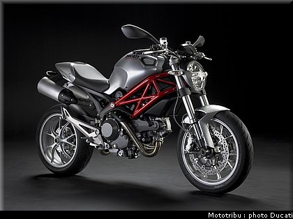 ducati_monster1100_2009_032.JPG