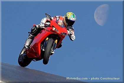ducati_1198_1198s_2009_001.jpg