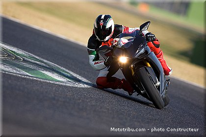 ducati_1198_1198s_2009_008.jpg