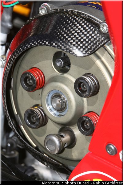 ducati_1198_sbk_2009_038