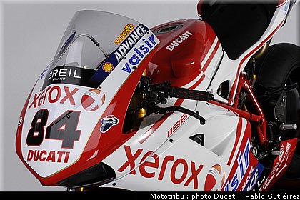 ducati_1198_sbk_2009_009.jpg