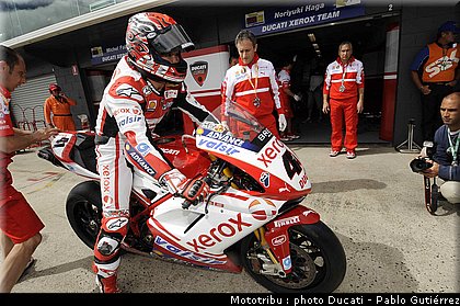 ducati_1198_sbk_2009_014.jpg