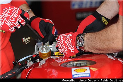 ducati_1198_sbk_2009_016.jpg