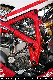 ducati_1198_sbk_2009_019.jpg