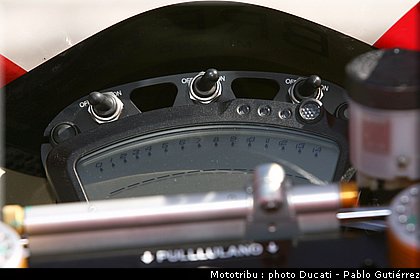 ducati_1198_sbk_2009_020.jpg