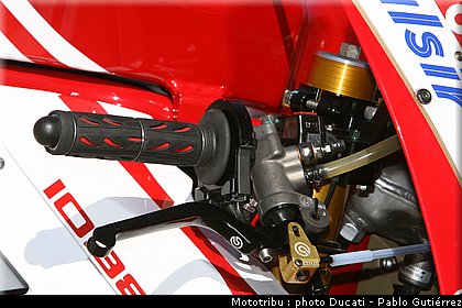 ducati_1198_sbk_2009_021.jpg