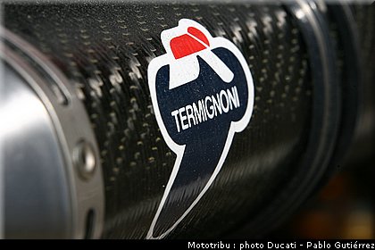 ducati_1198_sbk_2009_022.jpg