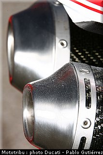 ducati_1198_sbk_2009_032.jpg