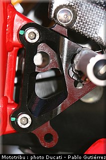 ducati_1198_sbk_2009_035.jpg