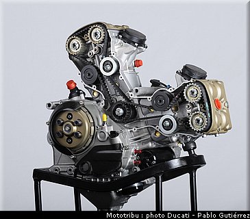 ducati_1198_sbk_2009_040.jpg