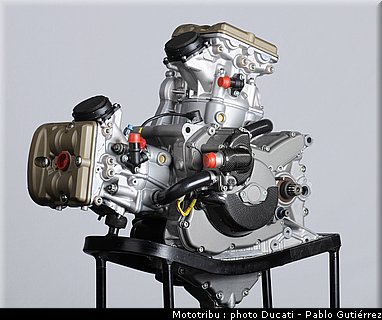 ducati_1198_sbk_2009_041.jpg