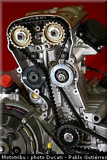 ducati_1198_sbk_2009_048.jpg