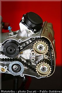ducati_1198_sbk_2009_049.jpg