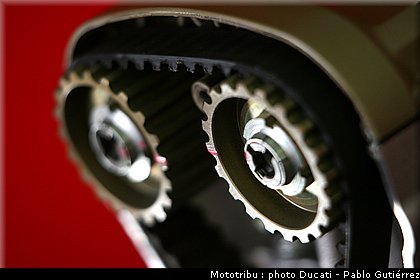 ducati_1198_sbk_2009_050.jpg