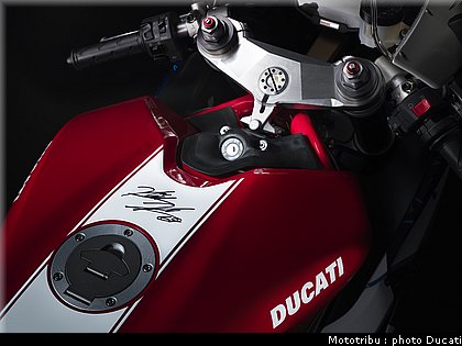 ducati_848hayden2009_1.jpg