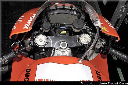 ducati_gp9_2009_009.jpg