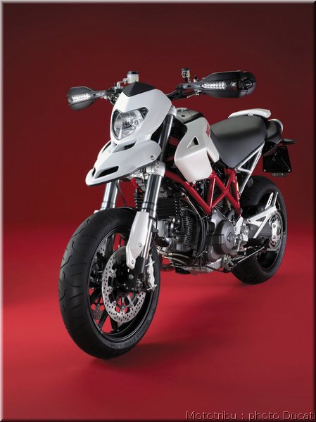 ducati_hypermotard_2009_3