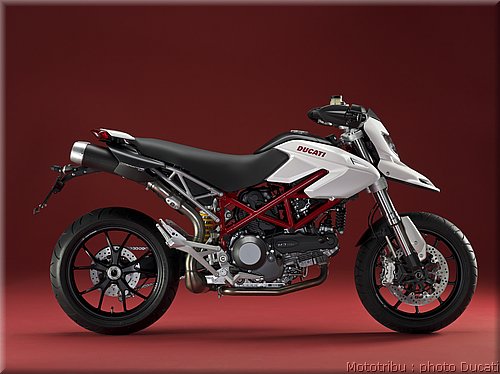 ducati_hypermotard_2009_1.jpg