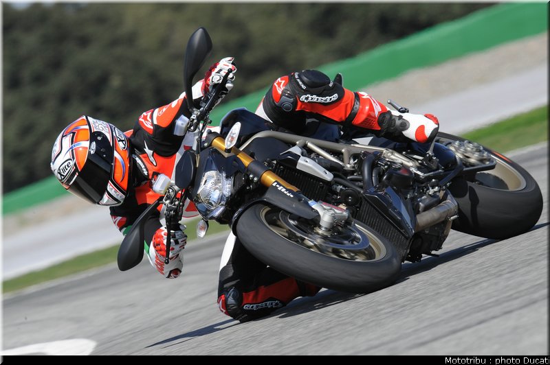 ducati_streetfighter2009_001