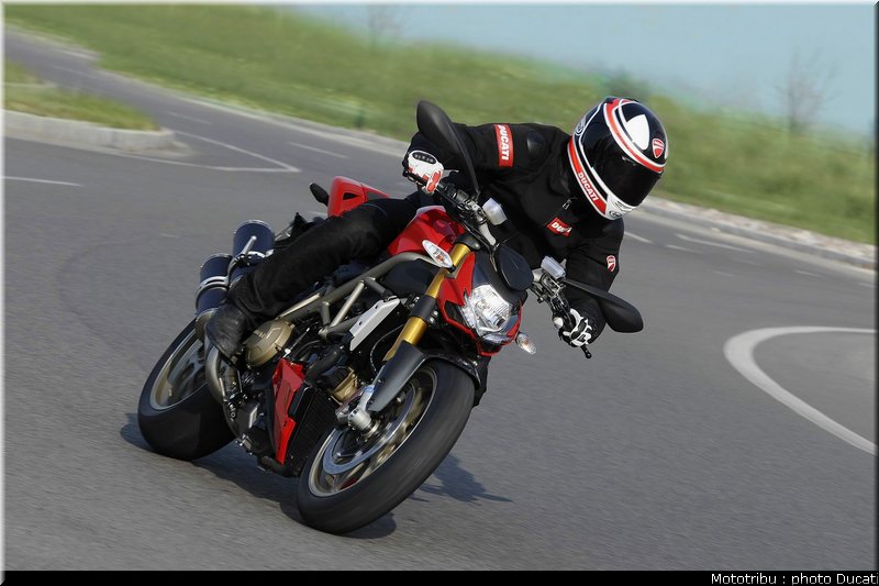 ducati_streetfighter2009_004