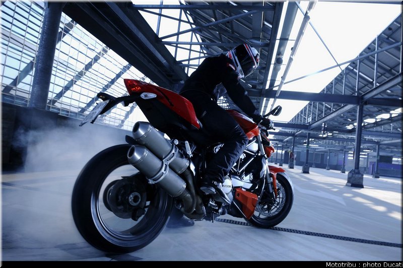 ducati_streetfighter2009_006