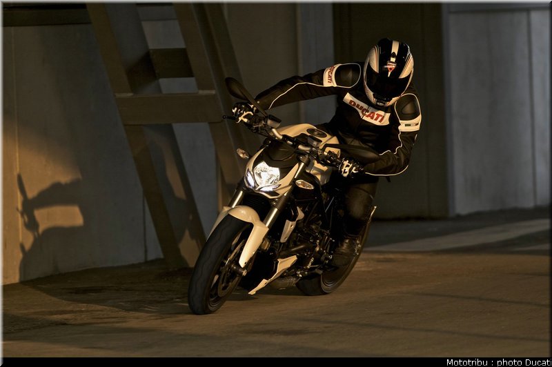 ducati_streetfighter2009_010