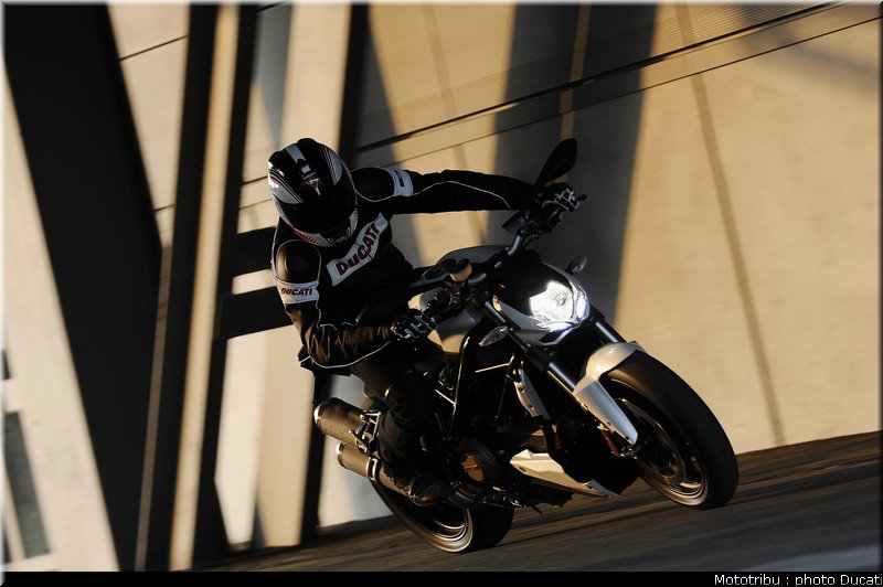ducati_streetfighter2009_011