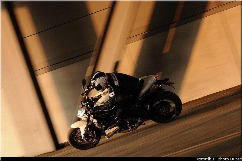 ducati_streetfighter2009_013